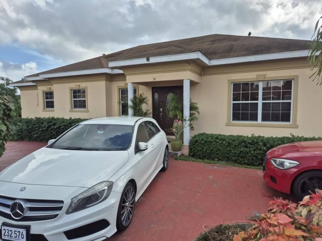 FOR SALE – 34 Lemuel Circle, Northward